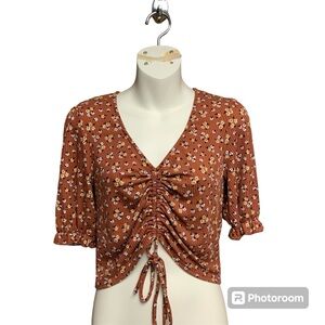 Alter’d State brown floral front ruched top size small adorable
